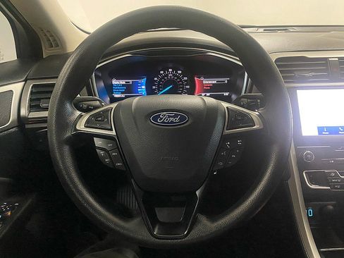 Used 2020 Ford Fusion SE image 20