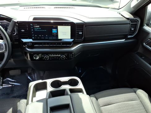 Used 2023 Chevrolet Silverado 1500 LT AWD/4WD image 15