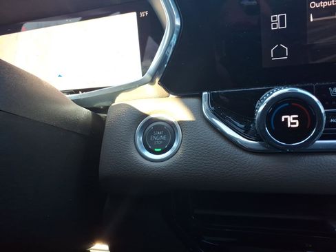 Used 2024 GMC Canyon Denali image 22