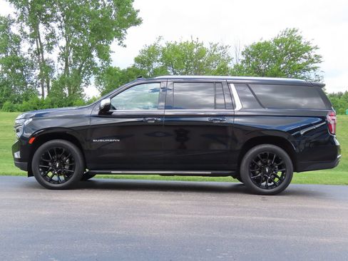 Certified 2023 Chevrolet Suburban Premier w/ Max Trailering Package AWD/4WD image 7