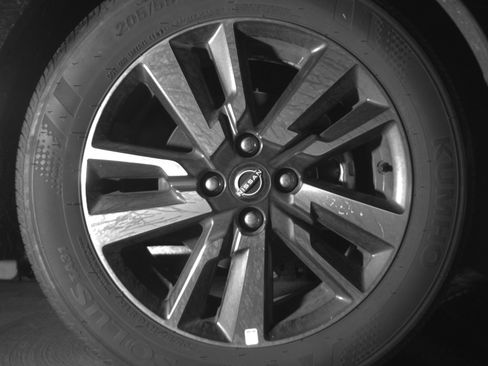 Used 2025 Nissan Versa SV FWD image 13