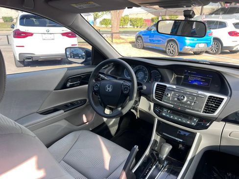 Used 2017 Honda Accord LX image 24