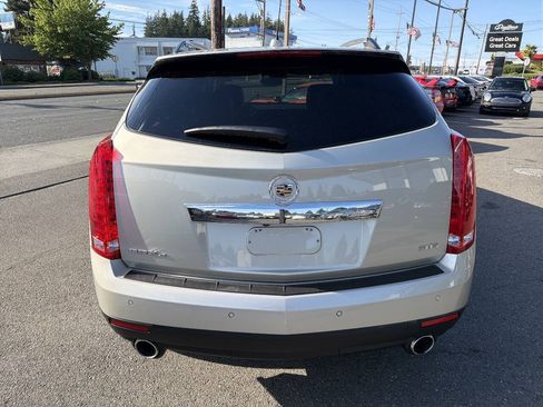 Used 2016 Cadillac SRX Luxury w/ Driver Awareness Package AWD/4WD image 4