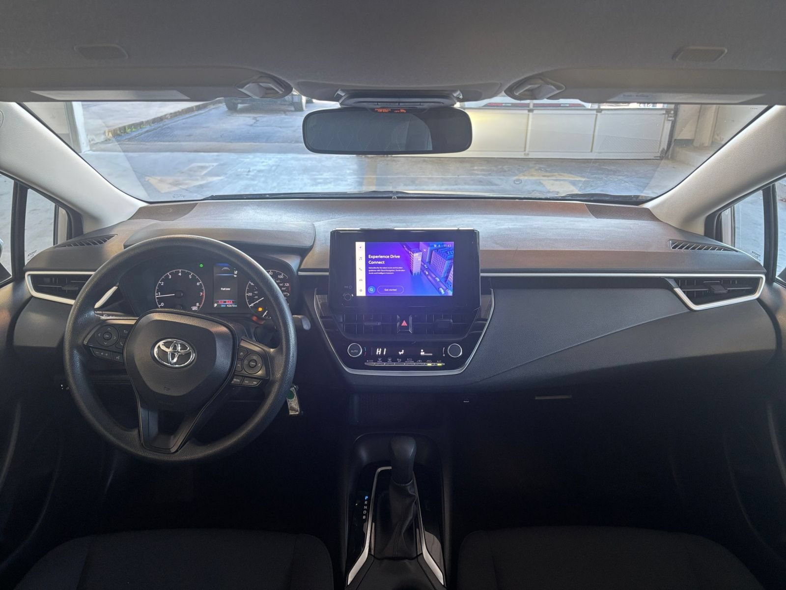 Used 2025 Toyota Corolla LE FWD image 31