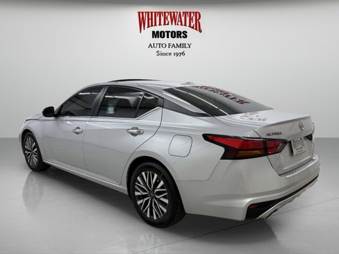 Used 2023 Nissan Altima 2.5 SV w/ SV Premium Package image 2