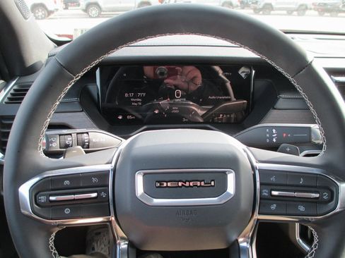 New 2025 GMC Acadia Denali image 18