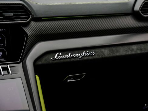 Used 2022 Lamborghini Urus AWD/4WD image 75