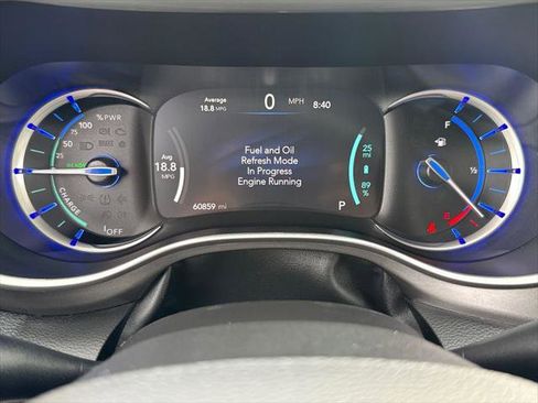 Certified 2023 Chrysler Pacifica Touring-L FWD image 32
