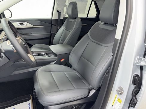 New 2026 Ford Explorer Active w/ Active Comfort Package image 12