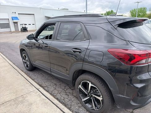 Used 2022 Chevrolet TrailBlazer RS w/ Sun and Liftgate Package image 9