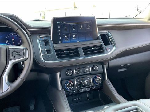 Used 2024 Chevrolet Suburban LT image 6