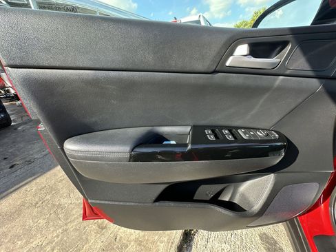 Certified 2020 Kia Sportage EX image 32