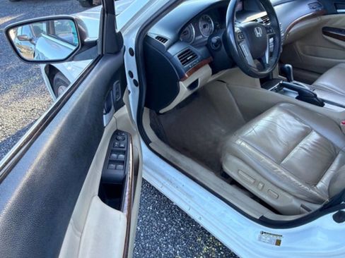 Used 2011 Honda Accord EX-L image 11