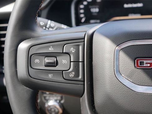 Used 2024 GMC Sierra 2500 AT4 w/ AT4 Premium Plus Package AWD/4WD image 16