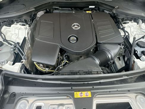 Used 2025 Mercedes-Benz GLC 300 4MATIC w/ AMG Line image 12