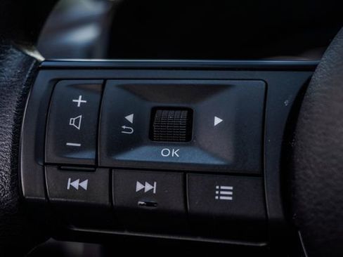 Used 2021 Nissan Rogue S FWD image 31