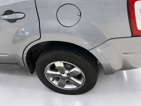 Used 2011 Ford Escape Limited w/ 302A Rapid Spec Order Code FWD image 22