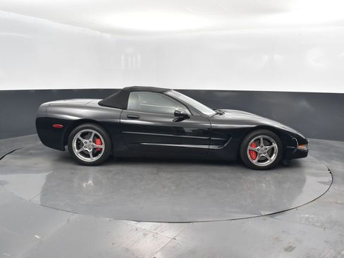 Used 2000 Chevrolet Corvette Base w/ Performance Handling Pkg image 4