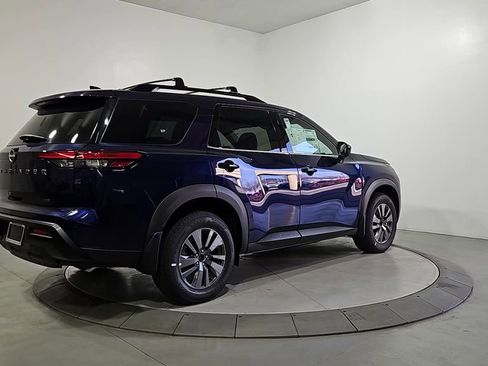 New 2026 Nissan Pathfinder SV image 5