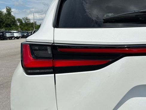 Used 2024 Lexus NX 250 FWD w/ Towing Package (2000 Lbs) image 10