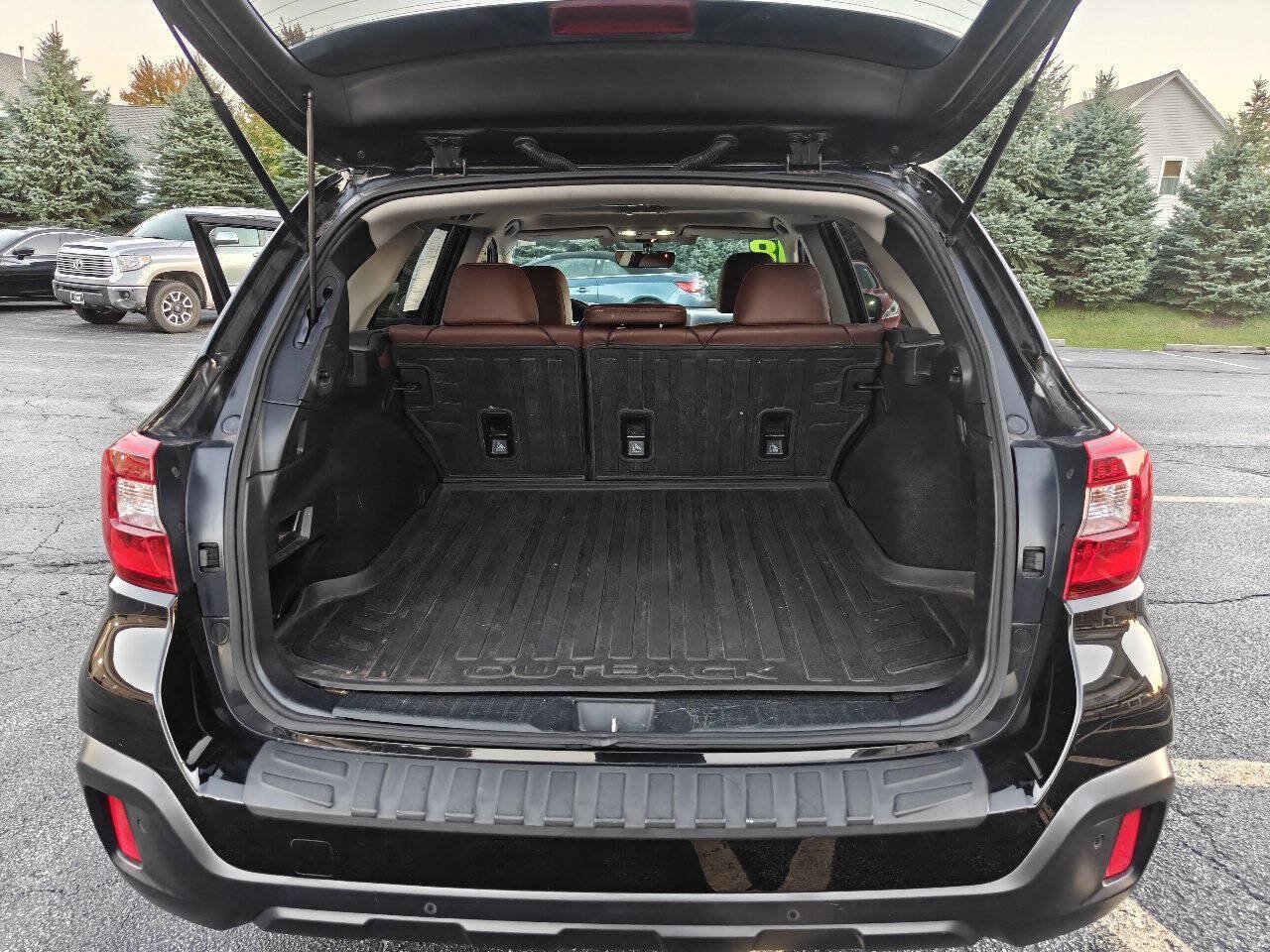 Used 2018 Subaru Outback 3.6R Touring w/ Popular Package #3 AWD/4WD image 19