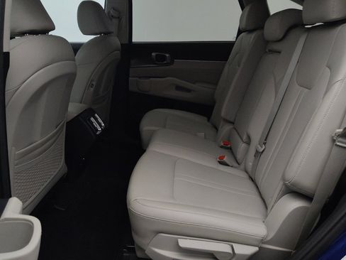 Used 2022 Kia Sorento S FWD image 18