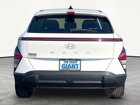 Used 2024 Hyundai Kona SE image 6