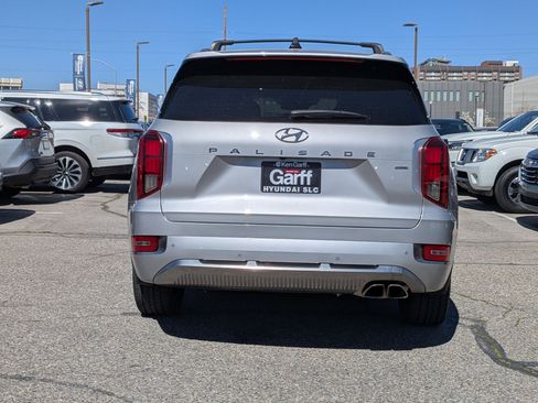 Used 2022 Hyundai Palisade Calligraphy w/ Winter Package image 5