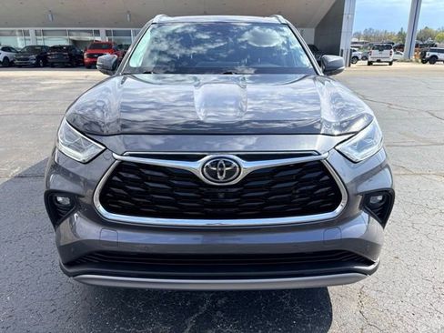 Used 2022 Toyota Highlander Platinum AWD/4WD image 13