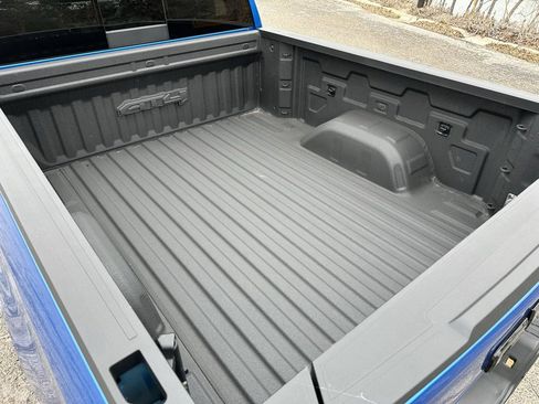 Used 2022 GMC Sierra 1500 AT4 w/ AT4 Premium Package image 8