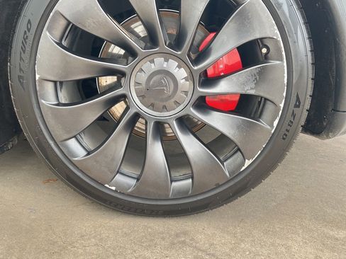Used 2022 Tesla Model Y Performance AWD/4WD image 25