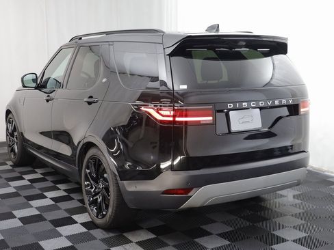 Certified 2025 Land Rover Discovery S image 17