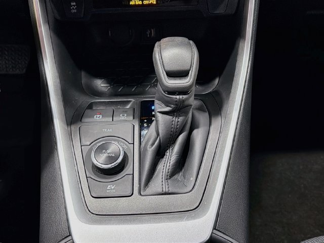 Certified 2025 Toyota RAV4 LE AWD/4WD image 14
