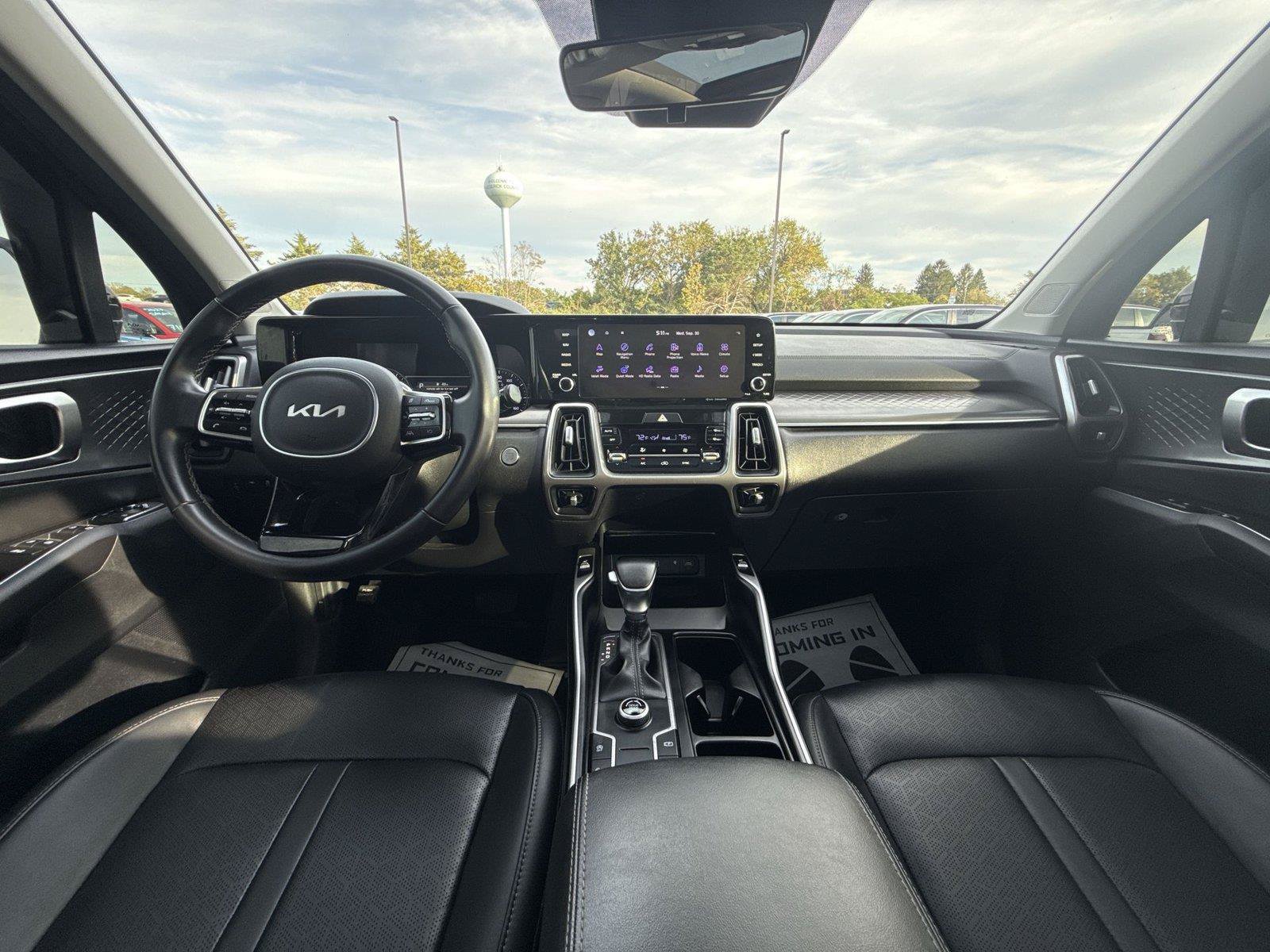 Used 2023 Kia Sorento S w/ Panoramic Sunroof Package FWD image 21