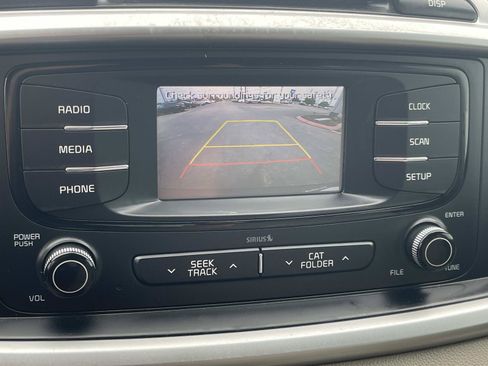 Used 2017 Kia Sorento FWD image 28