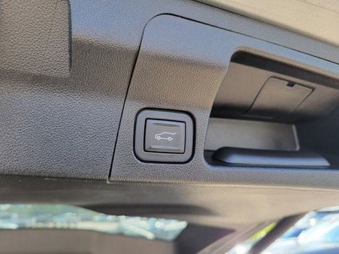 Used 2023 GMC Acadia Denali w/ Denali Ultimate Package image 7