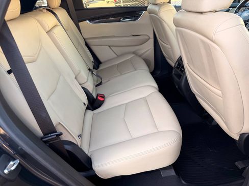 Used 2019 Cadillac XT5 FWD image 36