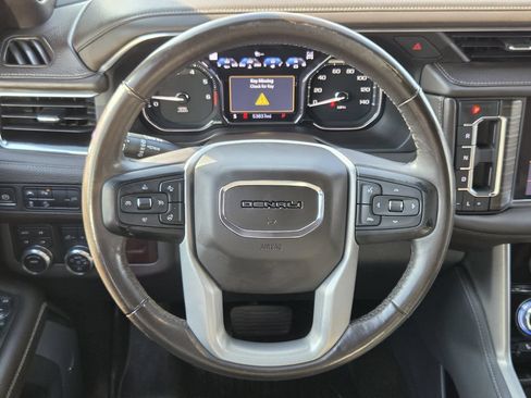Used 2021 GMC Yukon XL Denali w/ Denali Premium Package AWD/4WD image 14