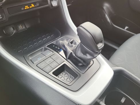 Used 2025 Toyota RAV4 XLE image 24