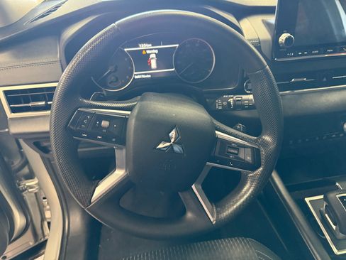 Used 2022 Mitsubishi Outlander ES image 14