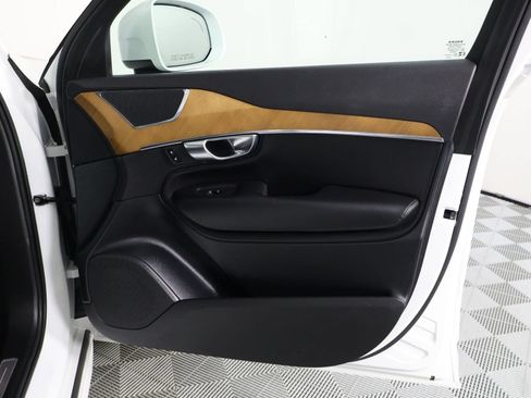 Used 2023 Volvo XC90 T8 Plus AWD/4WD image 21