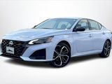 Used 2023 Nissan Altima 2.5 SR image 3
