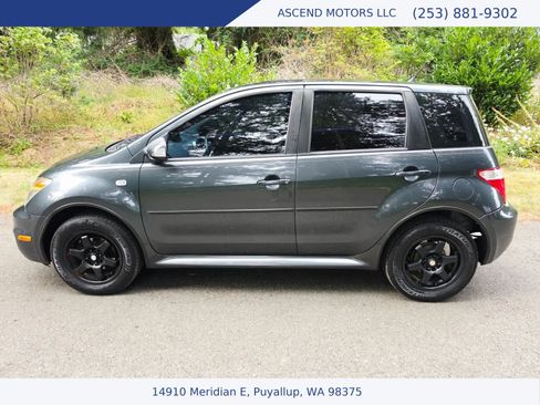 Used 2006 Scion xA FWD image 2