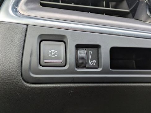 Certified 2025 Cadillac XT5 Luxury image 27