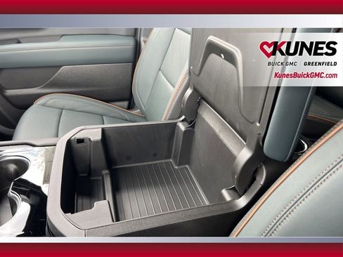 New 2026 GMC Yukon AT4 w/ Premium Trailering Package AWD/4WD image 17
