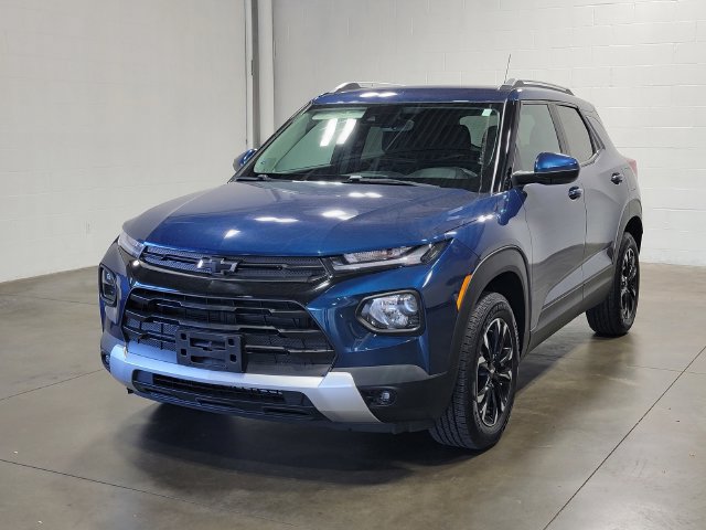 Used 2021 Chevrolet TrailBlazer LT w/ Convenience Package AWD/4WD image 2