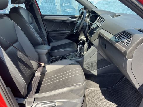 Used 2024 Volkswagen Tiguan SE R-Line w/ MDO Package, Three-Row FWD image 16