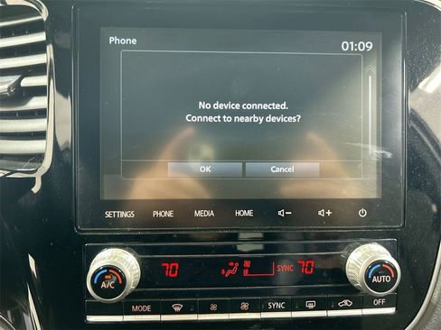 Used 2020 Mitsubishi Outlander LE image 14