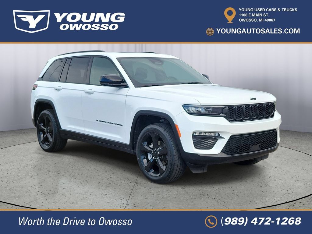Used 2024 Jeep Grand Cherokee Limited w/ Black Appearance Package AWD/4WD image 2