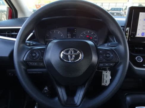 Used 2025 Toyota Corolla LE image 24